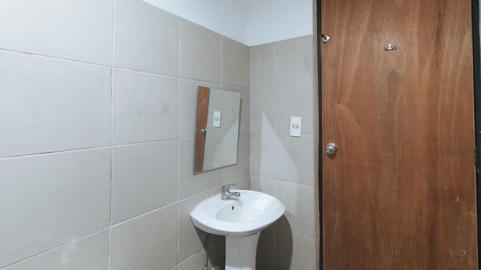 Reddoorz Near Sm City Muntinlupa San Pedro  Екстериор снимка