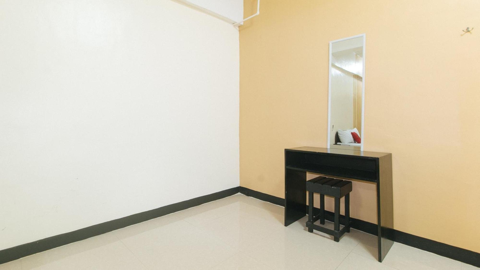 Reddoorz Near Sm City Muntinlupa San Pedro  Екстериор снимка